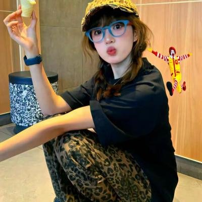 炮灰女配不内耗反派老公往上靠